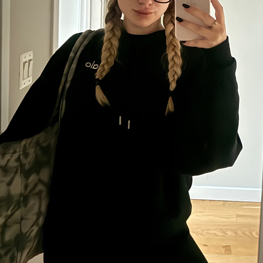 ALO Yoga Black Hoodie - Picture 4 of 5